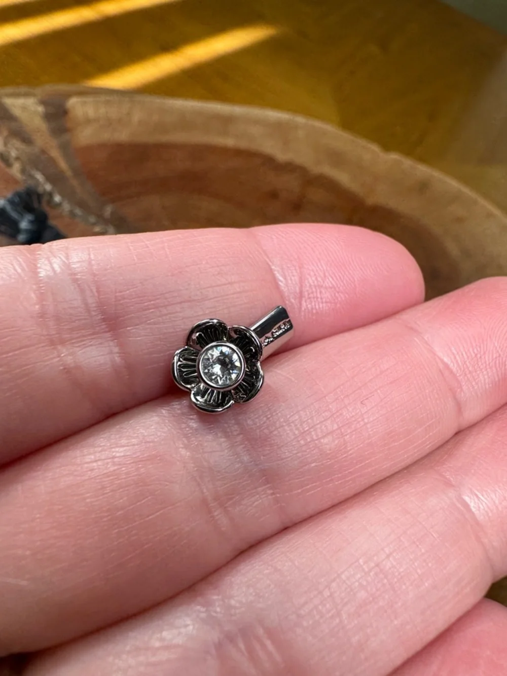 NEW COACH TEA ROSE EARRINGS - Picture 2 of 8